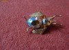 BROSA CARABUS CU PIATRA MARE