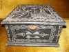 Cutie veche  de lemn - sculptat