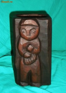 Vaza sculptata foto