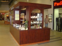 Vand mobilier tip insula pentru mall foto