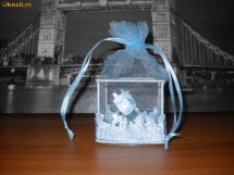 Marturie botez baiat/ baietel albastra/ albastru. Cutie/ cutiuta/ cub / patrata cu sac din organza cu sticluta si motive botez foto