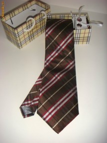 cravata / butoni / batista Burberry ... set ideal cadou