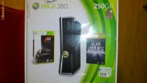 XBOX 360 250GB+8 JOCURI ORIGINALE+2 CONTROLLERRE WIFI+TELECOMANDA