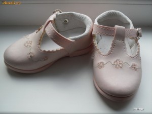 Pantofiori bebe 9-12 luni. foto