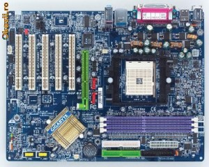 placa de baza GIGABYTE GA-K8NS foto