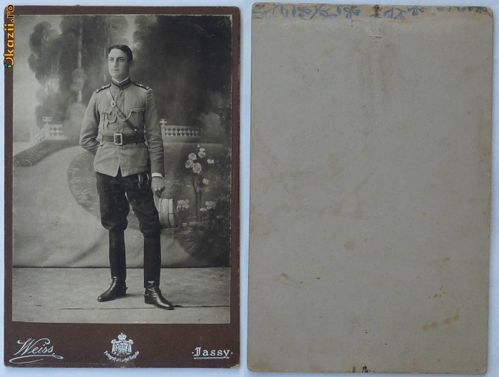 Foto pe carton gros ,ofiter roman ,Iasi ,inceput de sec.20 foto mare