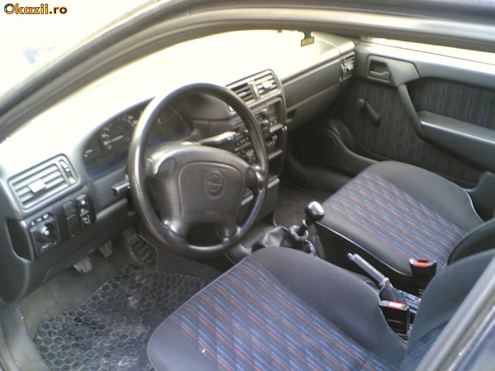 vand opel vectra foto mare