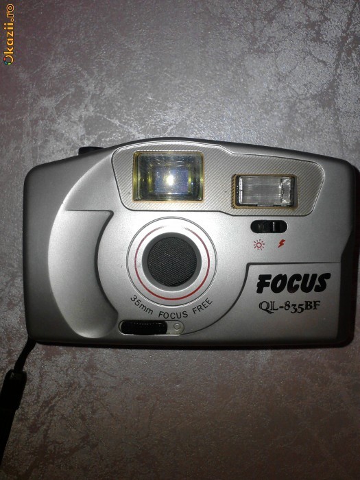 Aparat foto cu film foto mare