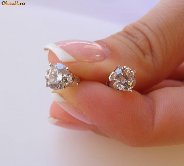 Cercei STUD cu 2 BRILIANTE de 6 mm (2*0.80 carate) clare si stralucitoare, pret retail 5000eur foto mare