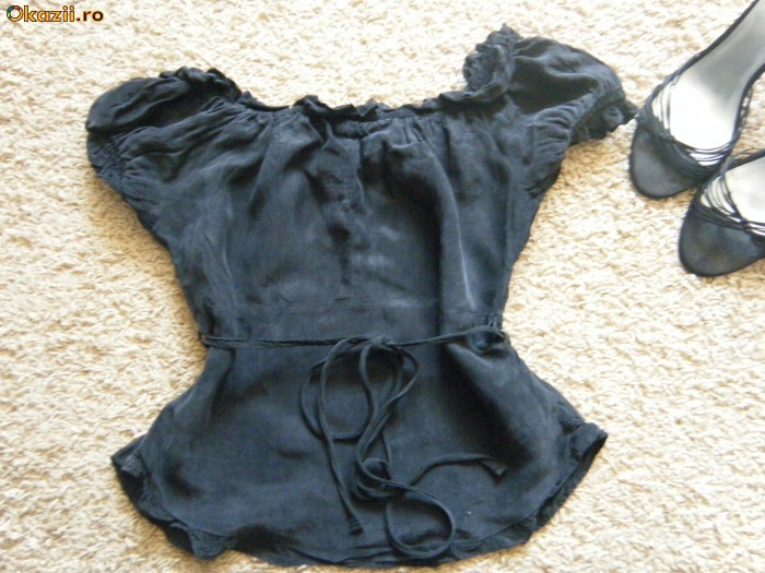 BLUZA DAMA BENETTON MARIME S-XS, CU UMERII LASATI, F FRUMOASA foto mare