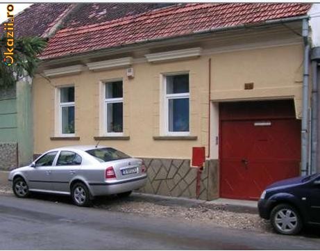 Inchiriez casa Brasov, nemobilata, ideal spatii firme, birouri, cabinete, etc foto mare
