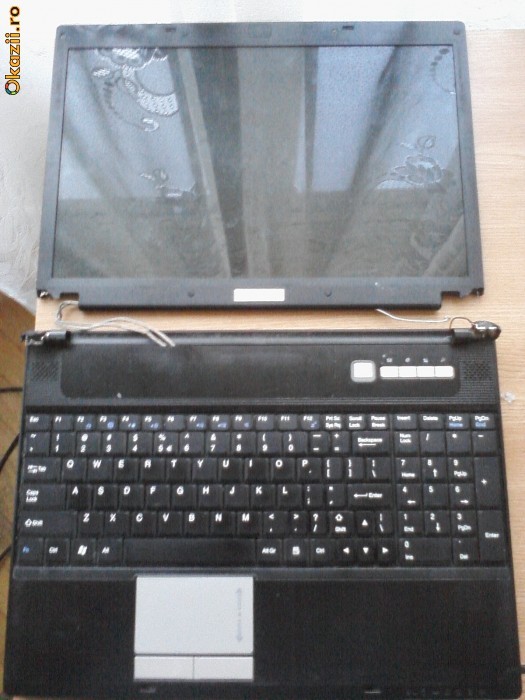 vand laptop msi defect foto mare