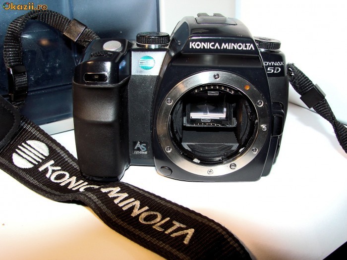 DSLR Konica Minolta + Blitz + 3 Obiective foto mare