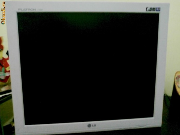Monitor lcd LG 19 defect foto mare