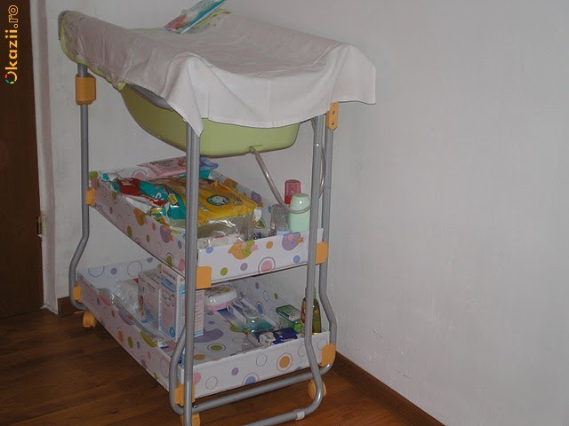 Masa de infasat bebe + cadita foto mare