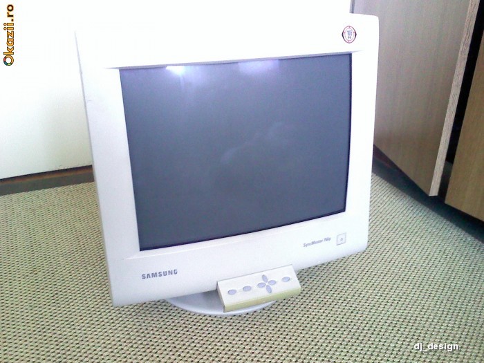 Monitor Samsung SyncMaster 750P foto mare