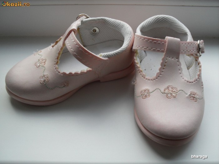 Pantofiori bebe 9-12 luni. foto mare