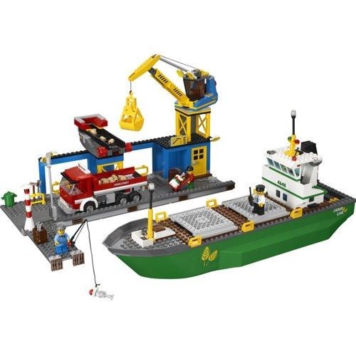 Конструктор пластиковый Игрушка Город Гавань 551 деталь Lego Конструктор пластиковый Игрушка Город Гавань 551 деталь Lego